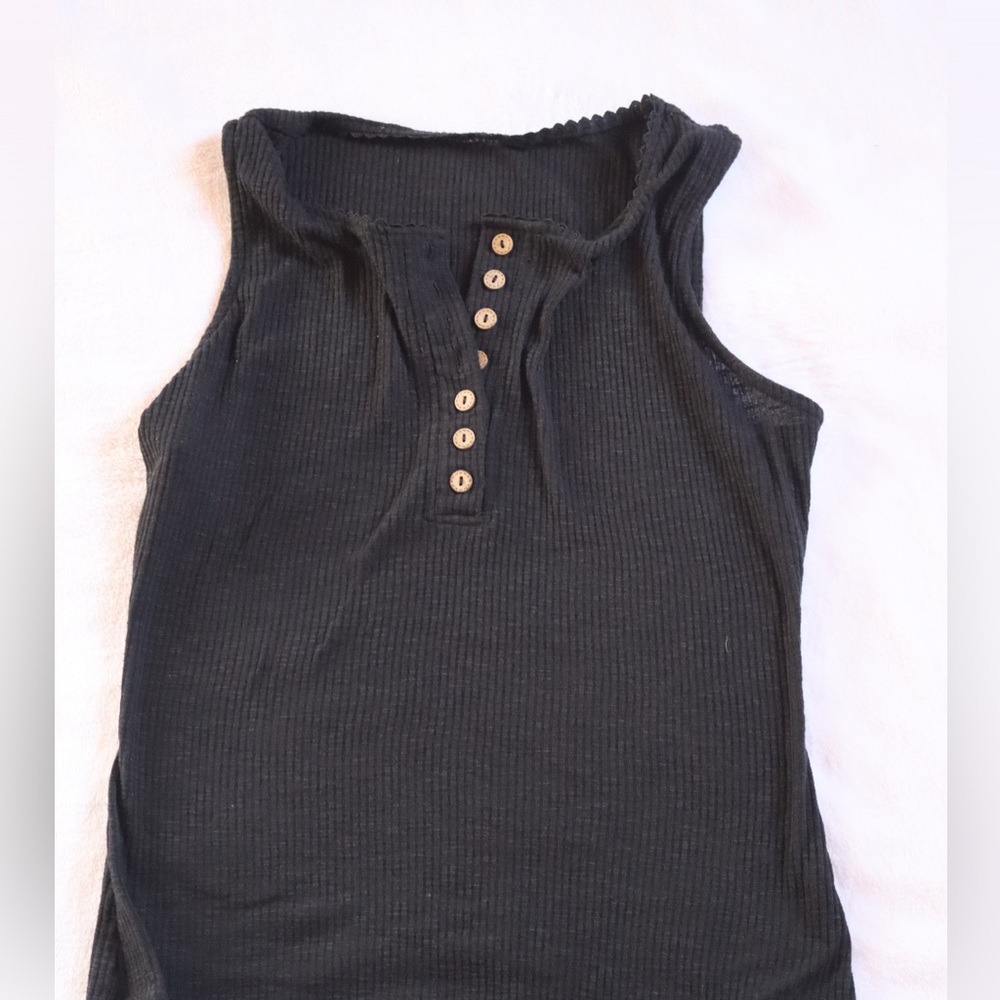 Women’s Medium Black Button Up Tank Top